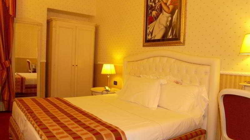 Capitolium Rooms Рим Экстерьер фото