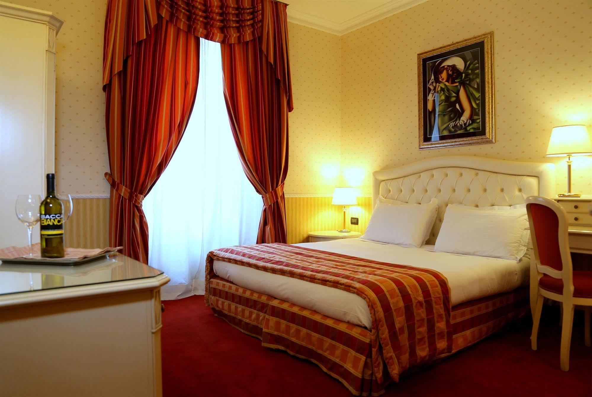 Capitolium Rooms Рим Экстерьер фото