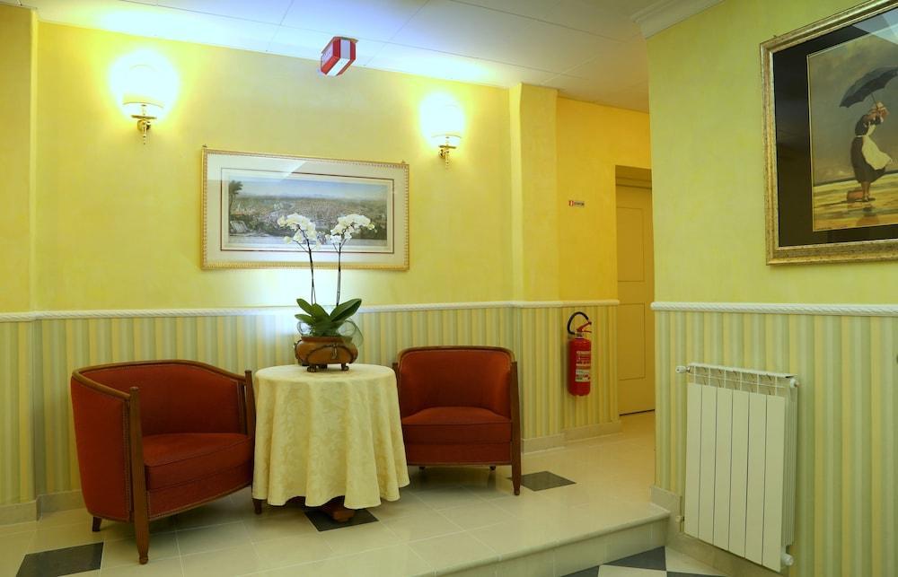 Capitolium Rooms Рим Экстерьер фото
